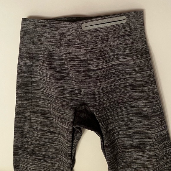 Under Armour (S) knit compression capri black/white/grey leggings - Picture 1 of 4